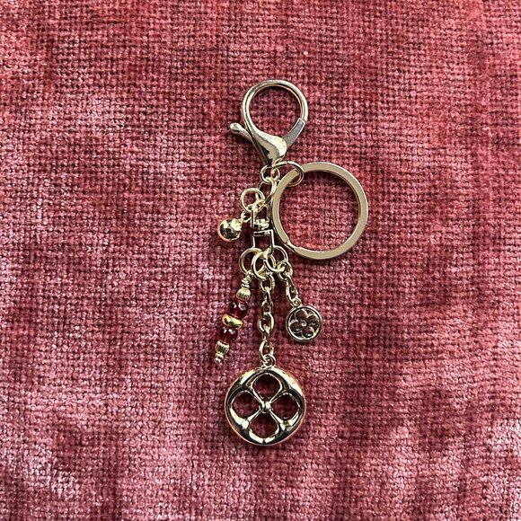 GOLD CLOVER Bag Charm Red and Gold Tone - Picture 7 of 8